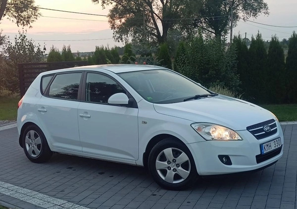 Kia Ceed cena 19800 przebieg: 157000, rok produkcji 2008 z Białobrzegi małe 254